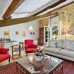 Chateau Hermitage De Combas 4* Servian