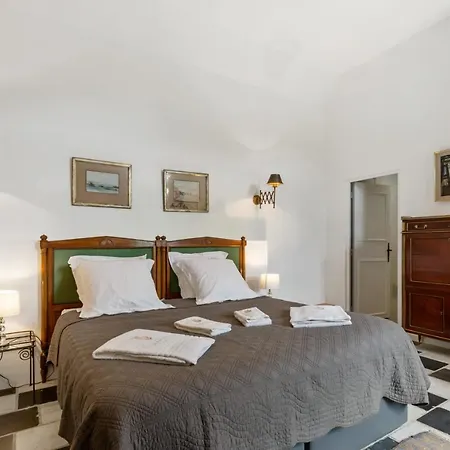 Chateau Hermitage De Combas Servian