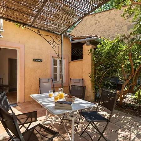 Chateau Hermitage De Combas 4* Servian