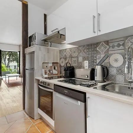 Apartmanhotel Chateau Hermitage De Combas