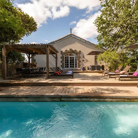 Chateau Hermitage De Combas 4* Servian