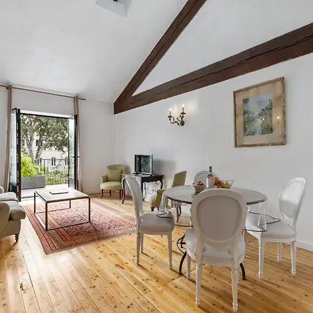 Hotel apartamentowy Chateau Hermitage De Combas Servian