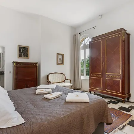 Chateau Hermitage De Combas Aparthotel
