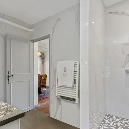 Chateau Hermitage De Combas 4* Servian