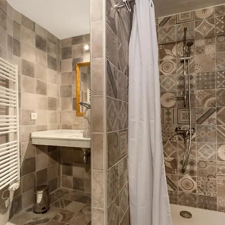 Apartmanhotel Chateau Hermitage De Combas 4*