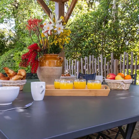 شقة فندقية Chateau Hermitage De Combas 4*