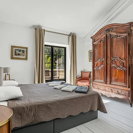 Chateau Hermitage De Combas 4*