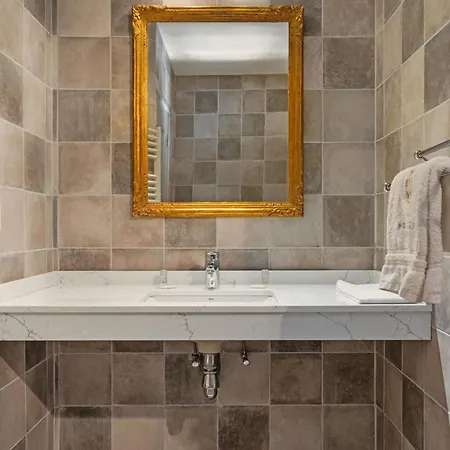 Chateau Hermitage De Combas Apartmanhotel