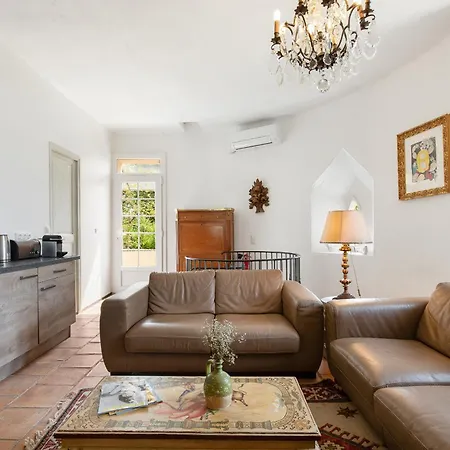 Chateau Hermitage De Combas Aparthotel 4*