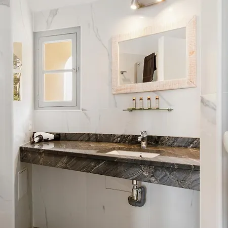 Chateau Hermitage De Combas Aparthotel