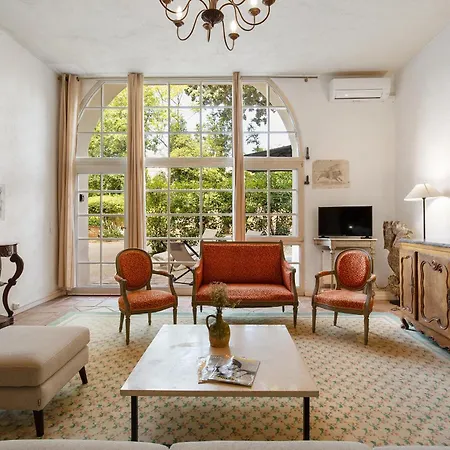 Hotel apartamentowy Chateau Hermitage De Combas 4*