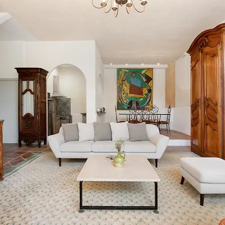 Chateau Hermitage De Combas