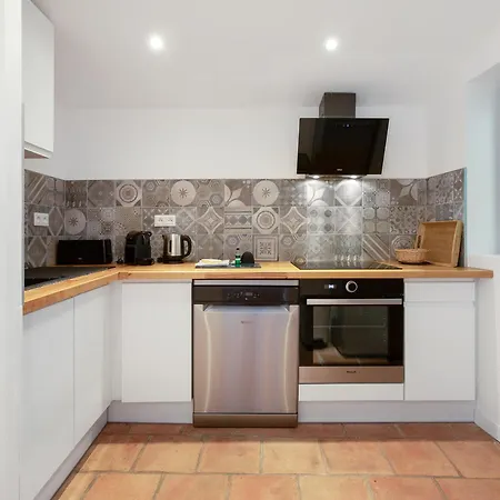 Apartmanhotel Chateau Hermitage De Combas