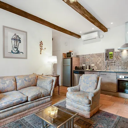 Apartmanhotel Chateau Hermitage De Combas 4*