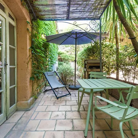 Apartmanhotel Chateau Hermitage De Combas 4*
