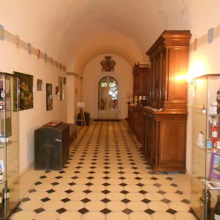 Apartmanhotel Chateau Hermitage De Combas