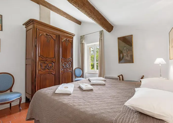 Chateau Hermitage De Combas Lägenhetshotell