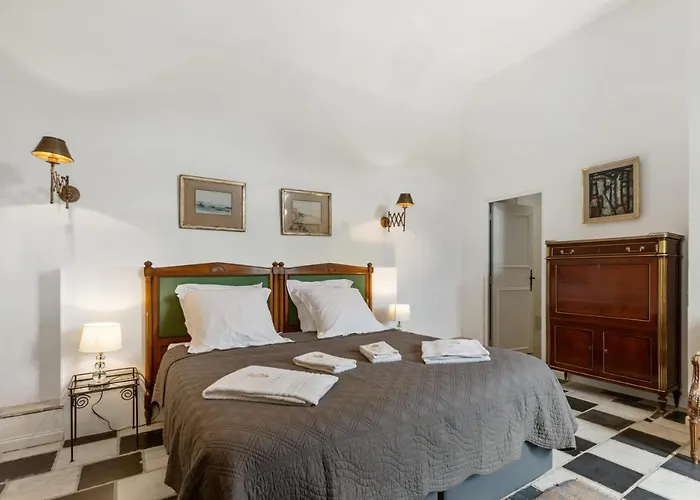 Chateau Hermitage De Combas Servian