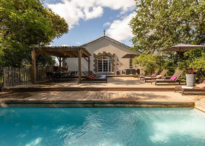 Chateau Hermitage De Combas 4* Servian