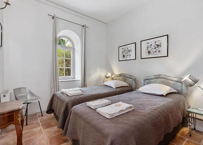 Chateau Hermitage De Combas Lägenhetshotell 4*