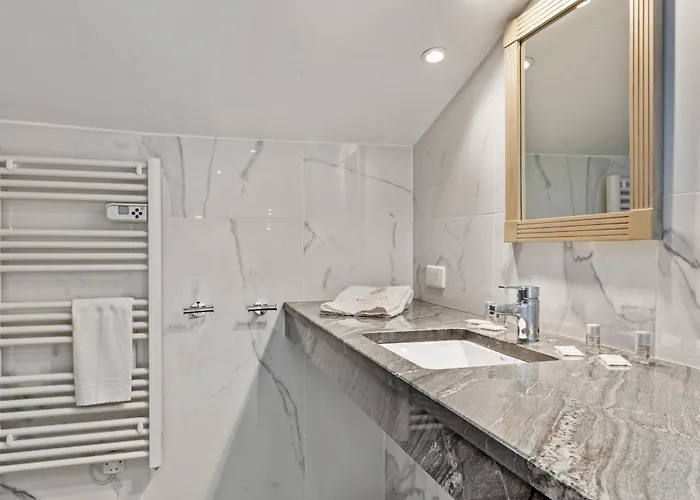 Lägenhetshotell Chateau Hermitage De Combas 4*