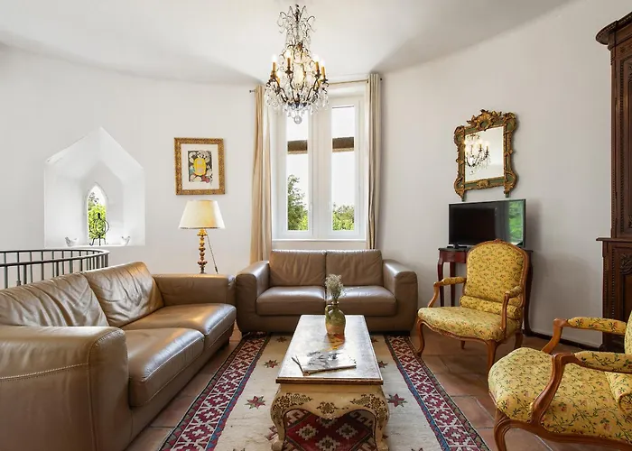 Chateau Hermitage De Combas 4* Servian