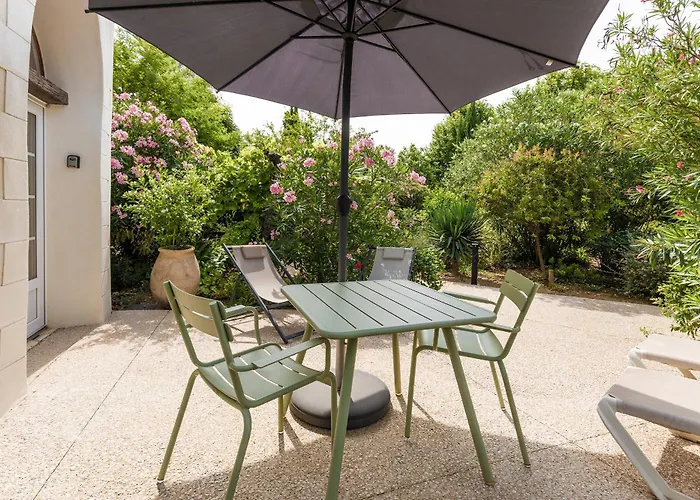 Chateau Hermitage De Combas Lägenhetshotell