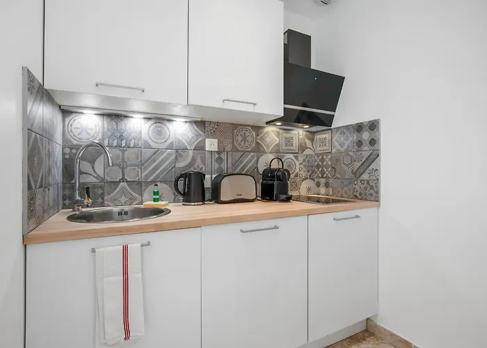 Chateau Hermitage De Combas