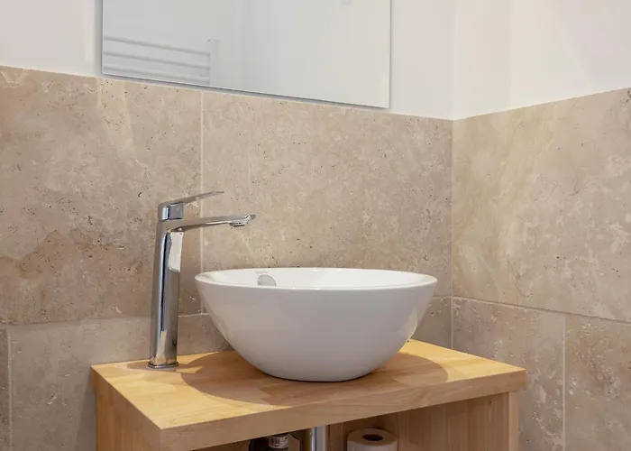 Chateau Hermitage De Combas Lägenhetshotell